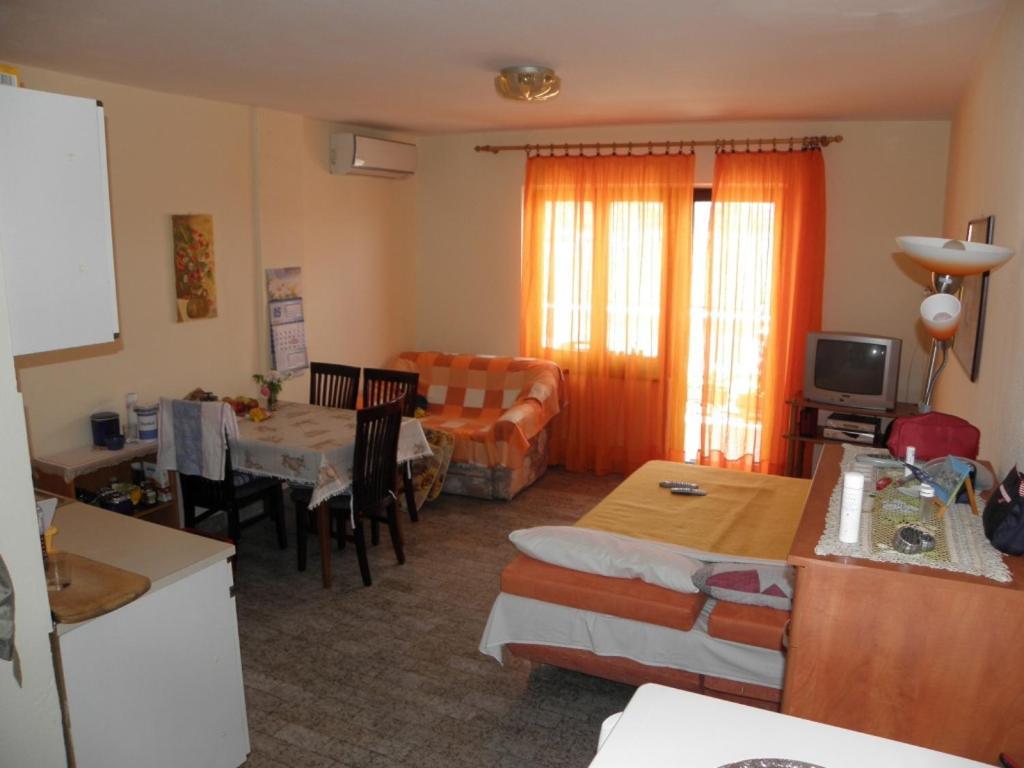 Apartments Milan In Baska Exterior foto