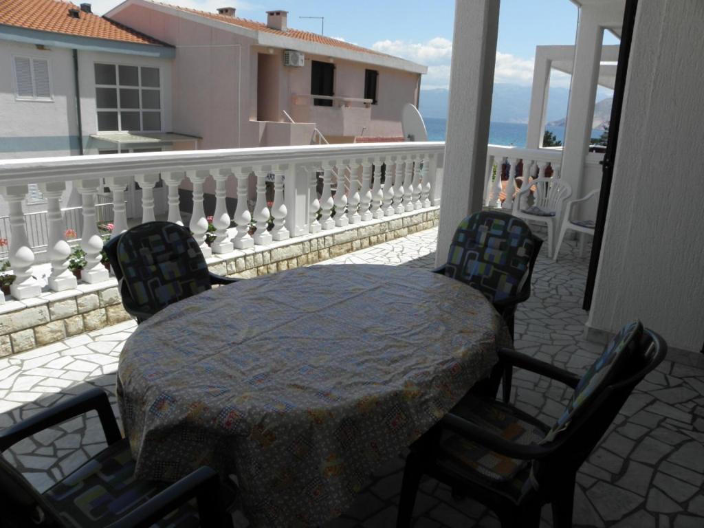 Apartments Milan In Baska Exterior foto