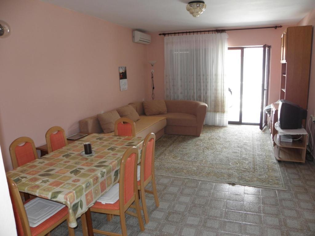 Apartments Milan In Baska Exterior foto
