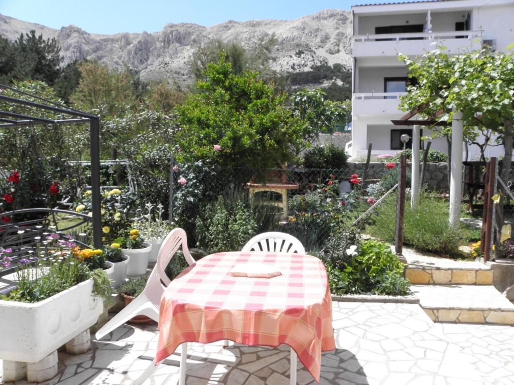 Apartments Milan In Baska Exterior foto